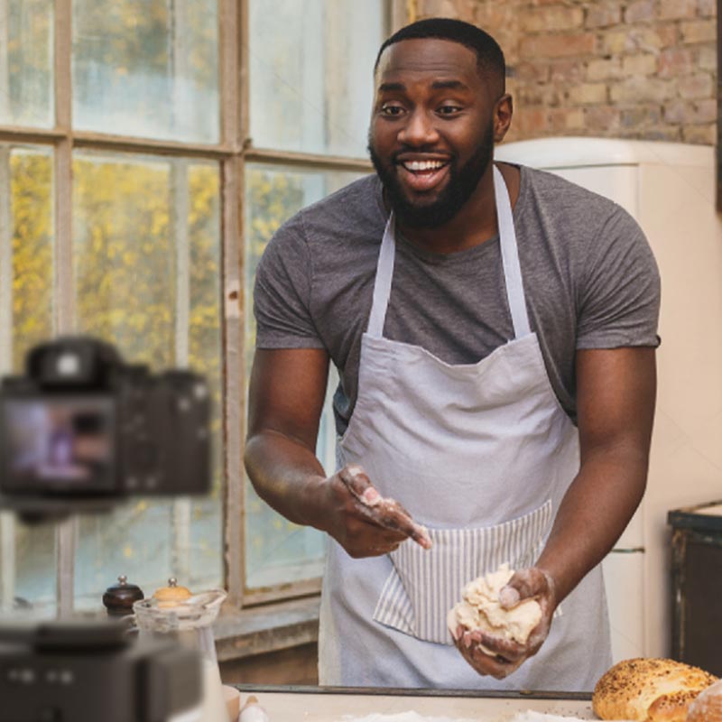 edelkrone DollyONE v2 for cooking videos and food content creation